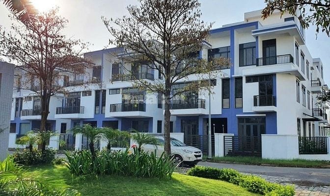 Bán đất trung tâm Quận 9 đường Lã Xuân Oai - Sát Vinhome -Giá 30tr/m2