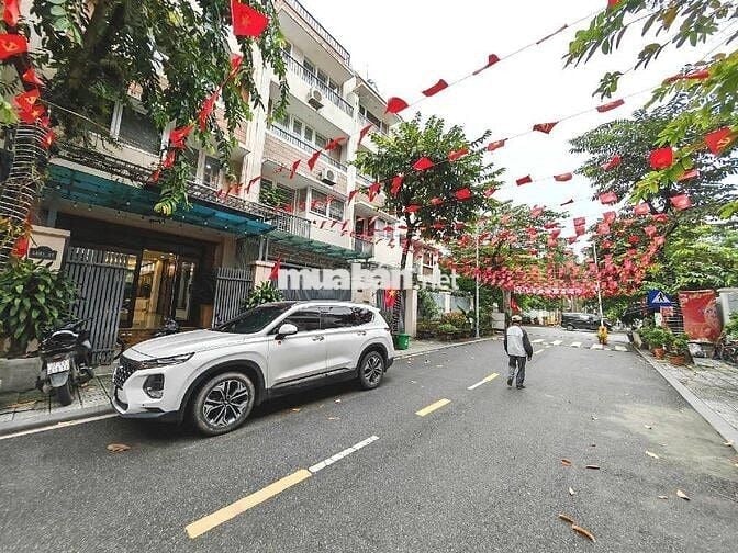 Bán nhà LK-KĐT Dương Nội,5TầngX83m, Tháng máy, đường 13m, nội thất xịn