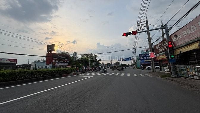 chính chủ bán đất làm kho xưởng 30mét ngang đường tỉnh lộ 7 rẻ 3,9tr/1