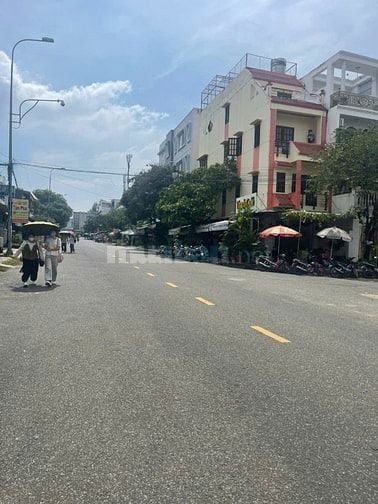 Nhà mặt tiền kinh doanh Lê Văn Việt