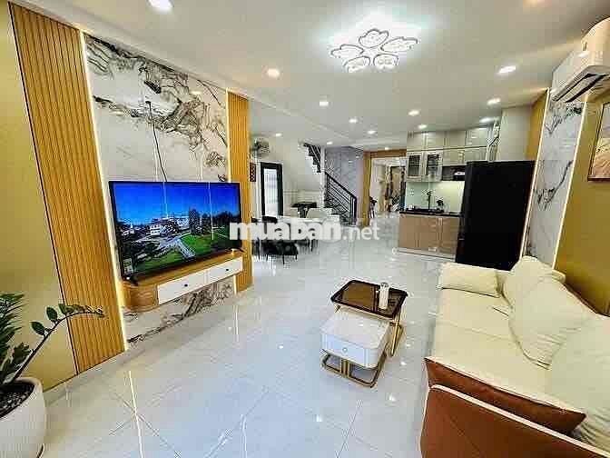 Cho Thuê Nhà Hai Mặt Tiền Nằm Giữa Trung tâm Siêu hottt Quận Phú Nhuân