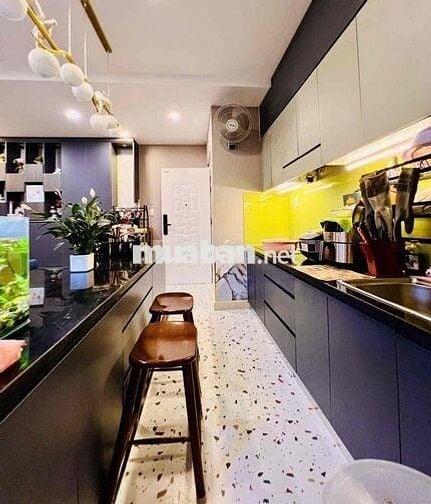 Cần bán Căn hộ 3PN, Nhà rất mới. Tặng full nội thất đo đóng.