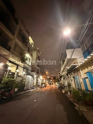 Bán nhà Quận 11, Minh Phụng - Xóm Đất, Ngang bề thế 5.5m x Dài 8m,