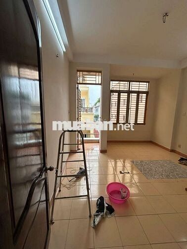 NGON - STUDIO BAN CÔNG THOÁNG, WC RIÊNG, GẦN ĐH GTVT (UTH)