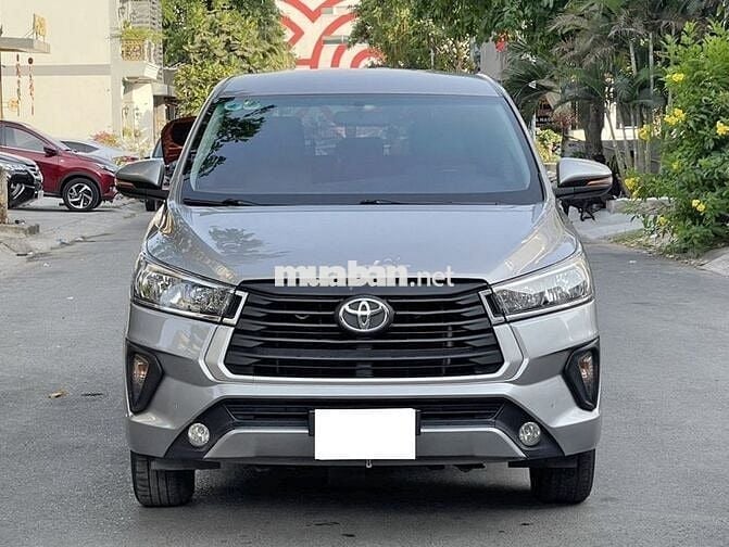 Cần bán Innova 2020 số sàn form mới zin đẹp