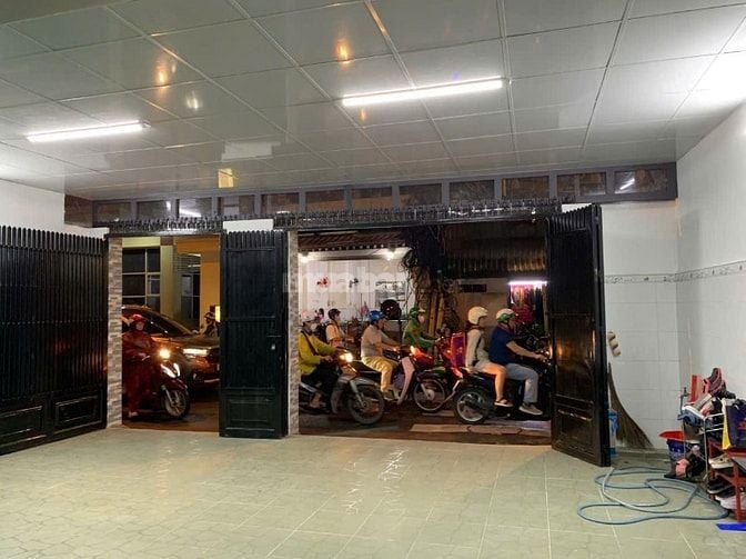 Cho thuê mặt bằng mặt tiền Nguyễn Trọng Tuyển P.Phú Nhuận 