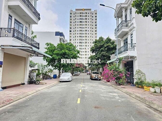 Đất đẹp 85m trục chính kdc Phúc Đạt gần Vincom550 Dĩ An