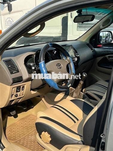 Toyota Fortuner 2010 Bạc 123863 km