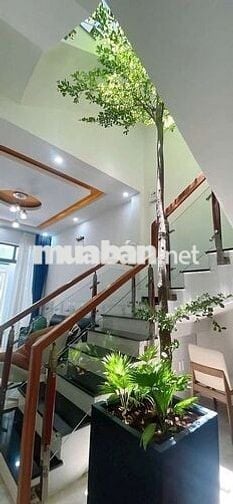 Bán Nhà đẹp Dĩ An – gần trường cấp 2 - 5x20m - Chỉ còn 5 tỷ 6 - oto