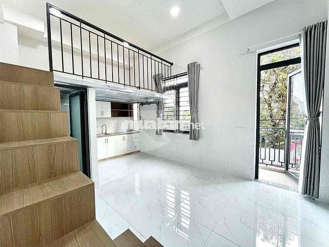 căn hộ Ban Công Gác Cao Full Nội Thất Bao Phía Ngay Công Hoà