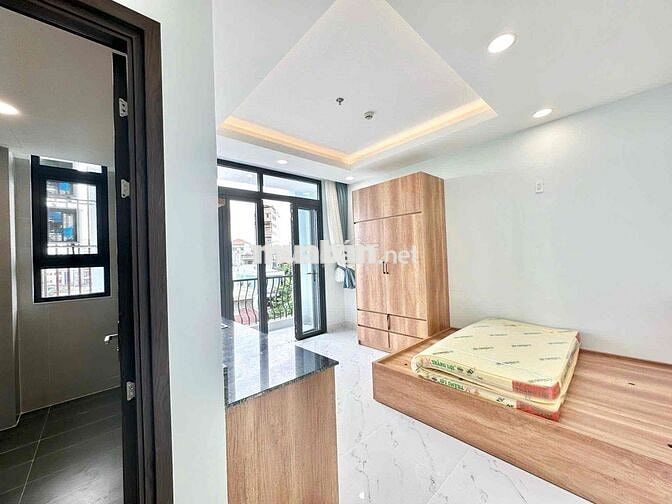 Căn hộ Studio ban công, full nội thất, thang máy, hầm xe, gần PN, GV