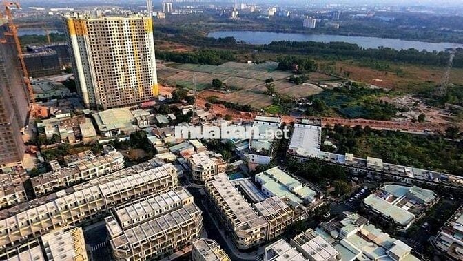 Nhà phố 1 trệt 3 lầu, 61m2, trong Khu Đô Thị có Trung Tâm Thương Mại.