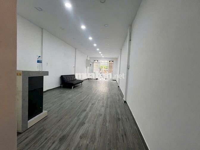 Cho thuê nhà Trần Hữu Trang HXH 5m 4x18m 2 lầu giá 18 triệu