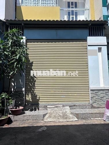 Cho thuê nhà nguyên căn Q.7. Nhà hẻm xe hơi, nội thất cơ bản.