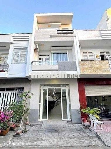 Cho thuê nhà 2 lầu đường B5 KDC Hưng Phú gần siêu thị Go