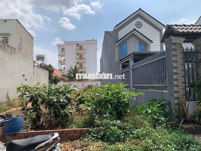 GầnKCN TPT 5x36m,900tr, sổ hồng riêng, thổ cư,gần bv Xuyên Á,đông dân