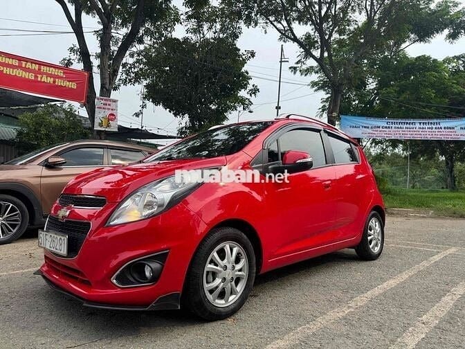 Chính chủ bán Chevrolet AT 2015 giá tốt