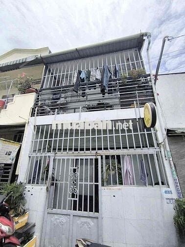 nhà còn đẹp 1 lầu 2pn 2wc đ52 gần chợ hiệp bình