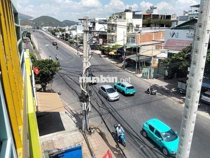 CHO THUÊ NHÀ KINH DOANH TỰ DO MẶT TIỀN PHONG CHÂU CÓ HẦM ĐỂ XE