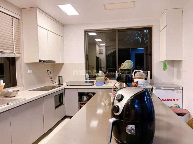 Bán Biệt Thự BT3, khu đô thị Bắc Linh Đàm 230m2, 5T, MT 28m, giá 62 tỷ