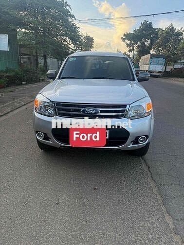Ford Everest 2013 2.5L 4x2 MT - 100000 km