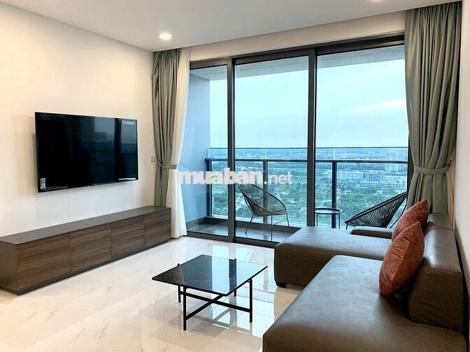 Cho thuê căn hộ 3PN, 2WC, 130m2, Sunwah Pearl - Thương lượng 9 Chủ.
