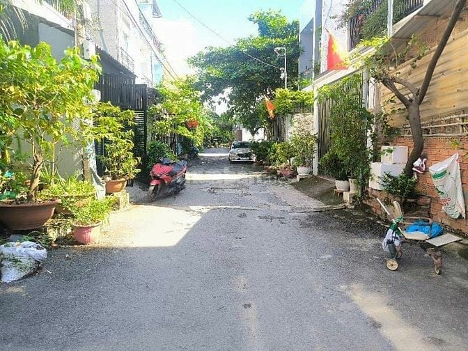 Bán Nhà Gò Cát- Q9- Hẻm Thông 6m-Sổ Riêng-Khu Phân Lô-Giá Đầu Tư 5,2Tỷ