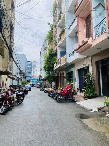 Bán nhà MT 4 Tầng khu Phan Xích Long 4 x 17m, giá 15,7 tỷ