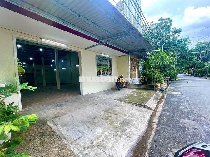 Cho Thuê Nhà Suốt Làm Kho / Xưởng Đường Hòa Bình, Tân Phú ( 8x20m )