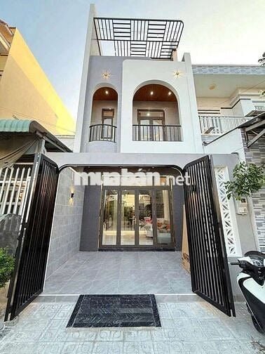 BẠO LỰC HỌC ĐƯỜNG CHUYỂN TRƯỜNG CHO CON BÁN GẤP NHÀ TRỆT LẦU GIÁ 890TR