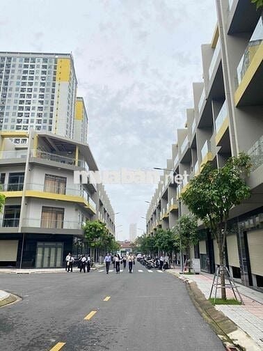 Nhà phố liền kề gần ga Metro sổ hồng liền tay chỉ 2ty1