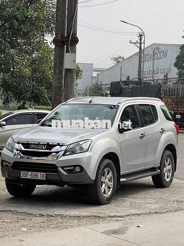 Isuzu Mu-X Bạc Tự động Dầu