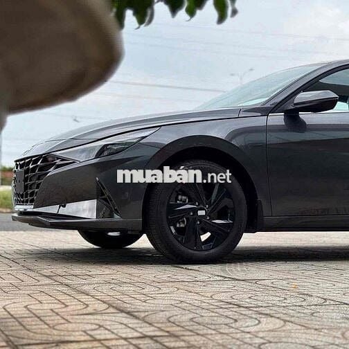 Hyundai Elantra 2025 1.6 AT Đặc biệt - 900 km