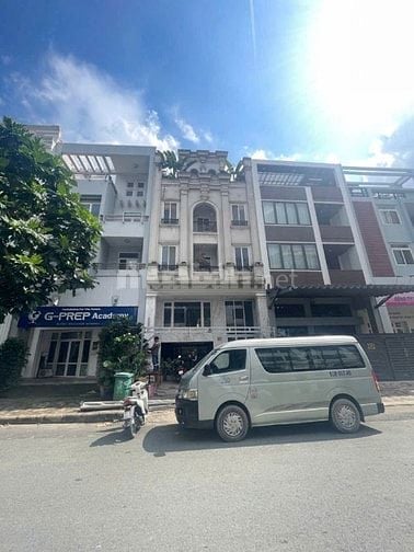 Chính chủ cho thuê nhà Phạm Thái Bường Phú Mỹ Hưng giá 62tr nhà đẹp