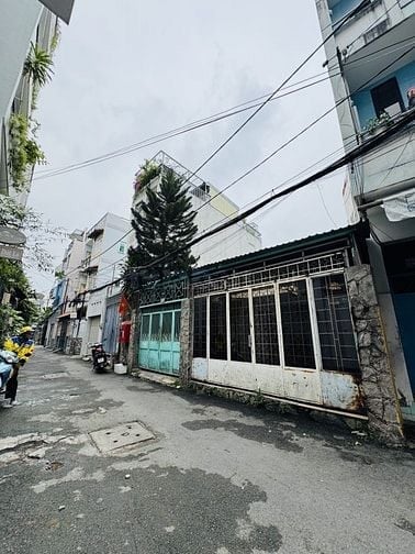 185M2 - NGANG 9.5M - HXH CMT8 - C4 TIỆN XÂY