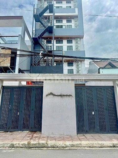 Bán toà CHDV có 35 phòng ngay đường Lã Xuân Oai và Lê Văn Việt.