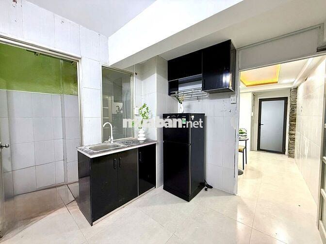 2pn 35m2 như hình full nội thất cửa sổ ở bờ kè Trường Sa, cách Q1 200m