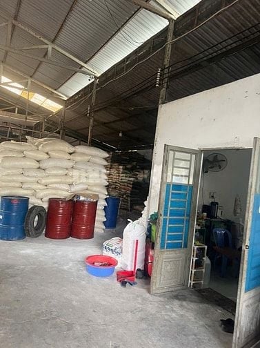 Cho thuê kho xưởng DT:  1.200m2,  giá rẻ tại Lê Minh Xuân , Bình Chánh