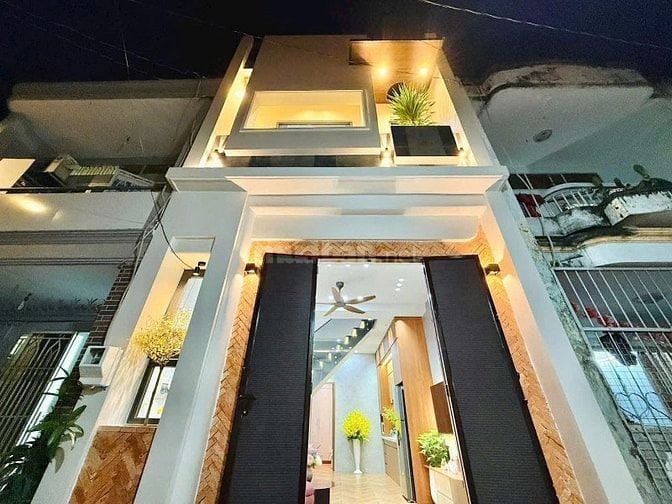 Nhà mặt tiền 3PN Nguyễn Tri Phương, Q.5, 60.5m2, hẻm ô tô, chỉ 3tỷ450