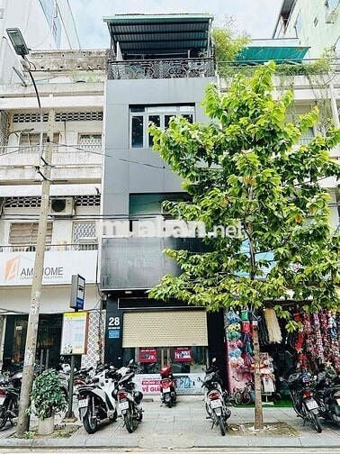 Cho thuê nguyên căn, MT đường Trần Quang Khải Q1. Con đường sầm uất, k