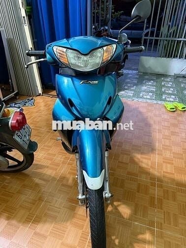 nhà trật cần ra đi em nó?