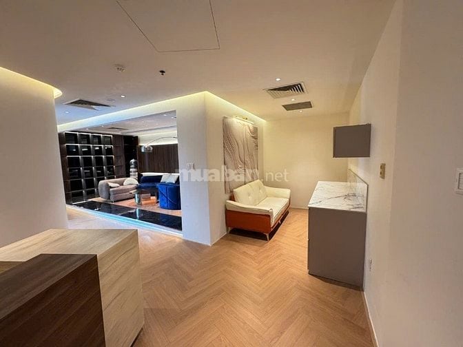 Cho thuê văn phòng 122m Hạng B+ tại Quận 1 