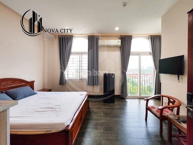 Ban công view đẹp Decor xinh Full nội thất Tòa nhà có thang máy