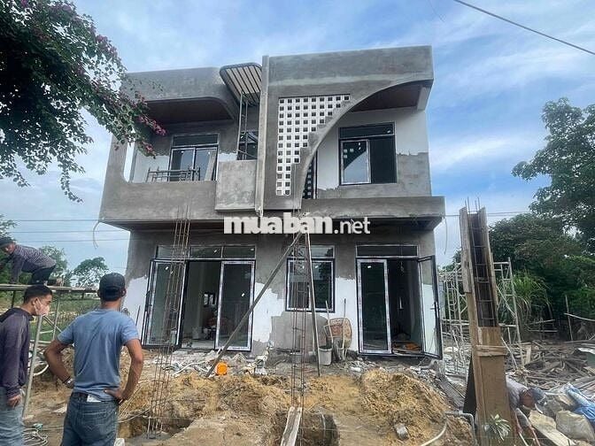 Cần bán căn nhà mới xây đầy tiện ích