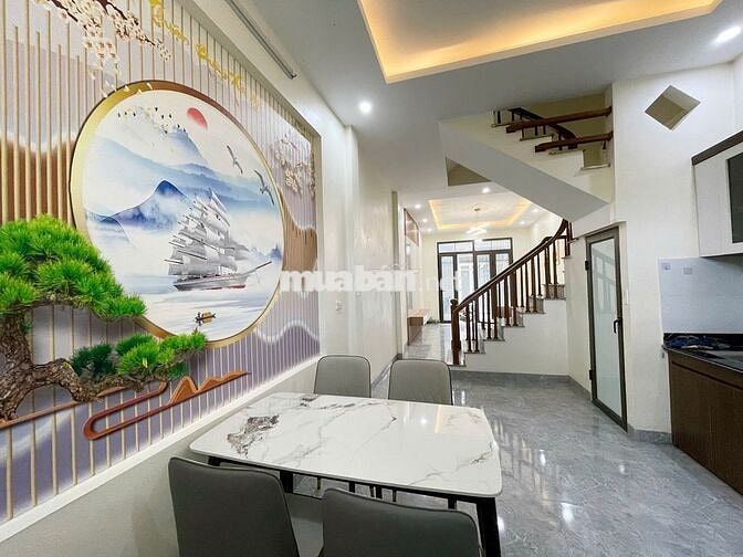 NHÀ GẦN UBND CHÚC SƠN, CÁCH 10M RA Ô TÔ TRÁNH,37M2,4 TẦNG.GIÁ 3,65 TỶ