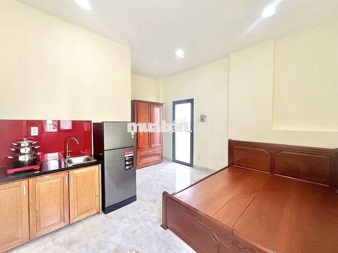 PHÒNG CỬA SỔ TRỜI SIÊU THOÁNG MÁT NGAY Coop Mart Nguyễn Kiệm Phú Nhuận