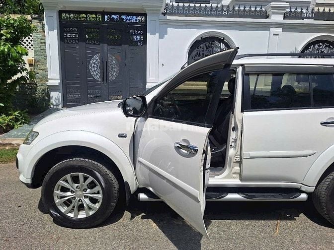 Mitsubishi Pajero Sport 2016 trắng AT 4×2