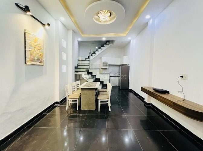 Chủ bán nhà Đường Nguyễn Đình Chiểu Quận 3 ,50m2 Giá 3ty320 lh Vân