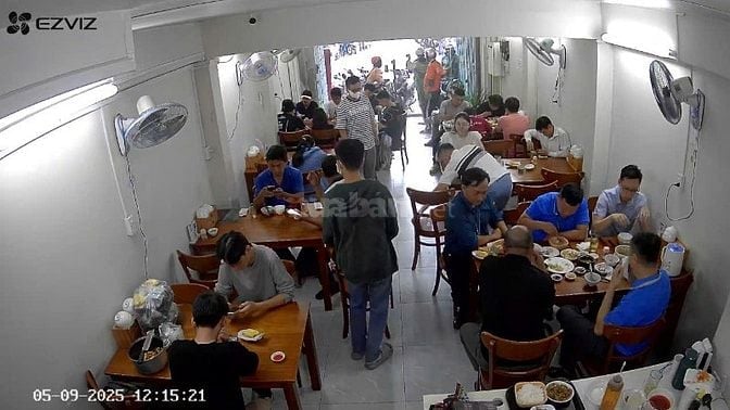 Sang quán cơm vị trí đẹp, doanh thu ổn định – Vào làm ngay