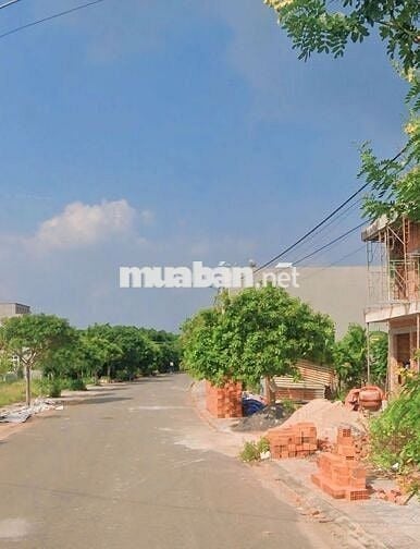 1 Lô đất cho anh chị đầu tư/ xây dựng nhà ở giá tốt trung tâm Hoà Long